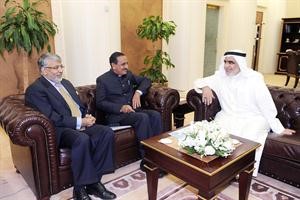 عدنان عبدالصمد خلال استقباله عضو البرلمان الهندي راغهافان﻿