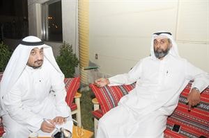 عبدالهادي الراشد يتحدث الى الزميل عادل الشنان﻿