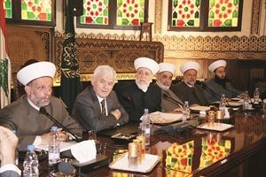 المفتي الشيخ دمحمد رشيد قباني مترئسا المجلس الاسلامي الشرعي الاعلى	 محمود الطويل﻿