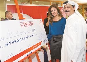 مقدما برنامج الديوانية على محطة مارينا اف ام مع عبدالله الرويشد وهديل الفضلي من بنك الخليج﻿