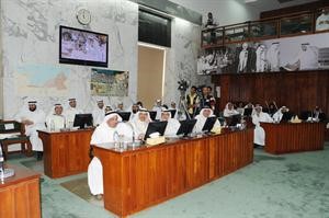 متابعة من الاعضاء خلال الجلسة