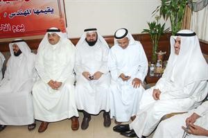 مثامر السويط ومحمد الخليفة ودوليد الطبطبائي ومحمد المطير ودضيف الله ابورمية خلال الندوة