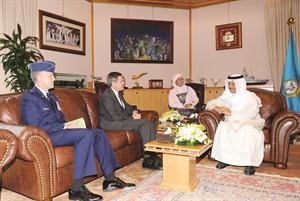 الشيخ جابر المبارك مستقبلا ماثيو تولر﻿