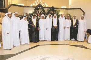 الشيخ دعبدالعزيز النعيمي ونجله الشيخ عمر وعدد من الاصدقاء﻿