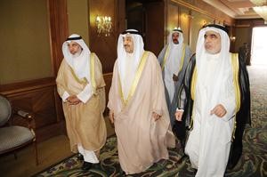 الخرافي متوسطا عبدالصمد والبصيري
