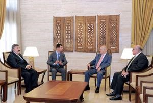 الرئيس السوري بشار الاسد مستقبلا وفد القوى الوطنية اللبنانية 	سانا﻿