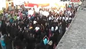 صورة عن الانترنت لمظاهرة نسائية خرجت في حمص تاييدا للمجلس الوطني﻿