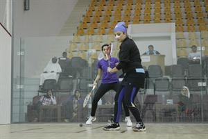 لاعبتان في مواجهة نارية