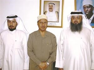 السفير الصومالي يتوسط مسؤولي المبرة﻿