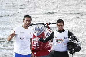 البطلان عبدالرحمن البدر ومحمد الفاضل بعد انتهاء السباق﻿