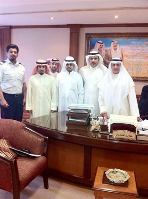 عجيل عجران خلال استقباله لوفد لجنة المدنيين