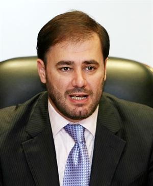 وضاح خنفر﻿