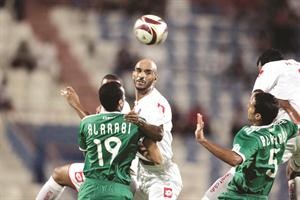 العربي يسعى لتحقيق فوزه الاول بالبطولة على حساب الكويت عادل يعقوب
