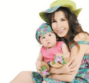 نانسي مع ابنتها﻿