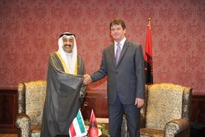 الرئيس الالباني بامير توبي والرئيس جاسم الخرافي 