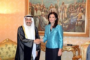 رئيسة برلمان البانيا جوزوفينا ثوبالي مرحبة بالرئيس جاسم الخرافي