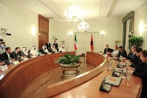 الوفد البرلماني خلال مباحثاته الرسمية في البانيا
