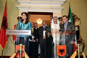 الرئيس جاسم الخرافي خلال المؤتمر الصحافي مع رئيسة برلمان البانيا جوزوفينا ثوبالي