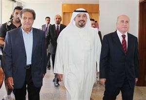الشيخ طلال الفهد لدى وصوله الى مطار بيروت