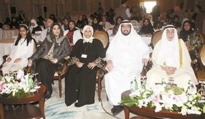 د خالد المذكور ود طارق السويدان والشيخة عايدة سالم العلي﻿