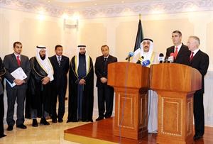 رئيس مجلس الامة الرئيس جاسم الخرافي والوفد المرافق له اثناء المؤتمر الصحافي المشترك مع نظيره الكوسوفي