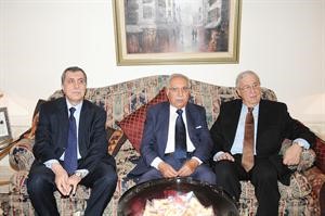 السفير اللبناني الاسبق مصطفى بدرة يتوسط دبسام النعماني وسيمون فاخوري﻿