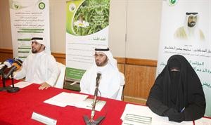 محمد العتيبي وهدى طارش خلال الندوة﻿