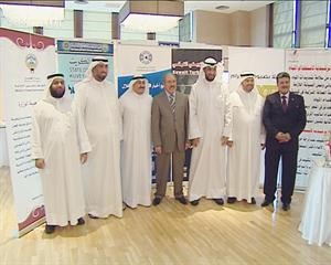 السفير عبدالله الذويخ وعدد من مسؤولي الاوقاف خلال الملتقى الكويتيالتركي
