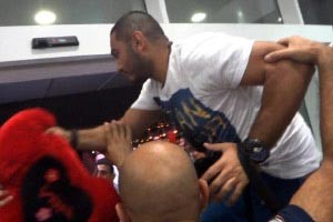 استقبال تاريخي لتامر حسني في قطر