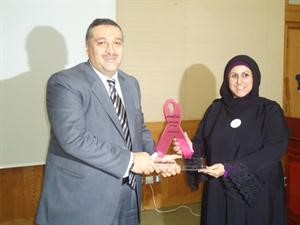 الشيخة اوراد الجابر تكرم درياض خان