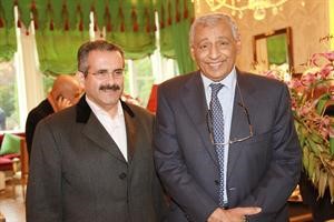 الشيخ مبارك الدعيج مع السفير خالد الدويسان
