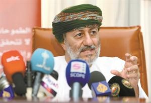 رئيس اللجنة الانتخابية في مؤتمر صحافي لاعلان النتائج	 افپ﻿