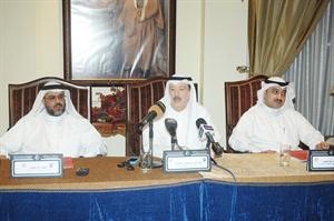 الوزير عبدالوهاب الهارون متحدثا في المؤتمر الصحافي 	سعود سالم﻿