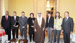 الرئيس جاسم الخرافي ورئيسة مجلس الحكم الاتحادي السويسري وزيرة الخارجية ميشلين كالمي يتوسطان د رولا دشتي ود اسيل العوضي ومرزوق الغانم