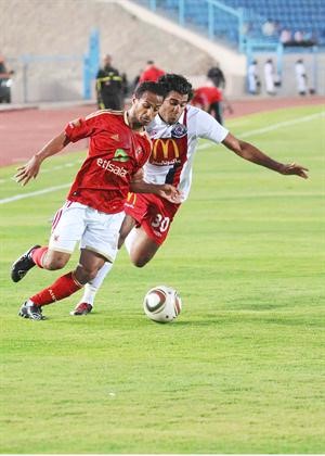 وليد سليمان يتخطى لاعب بتروجيت مروان محسن﻿