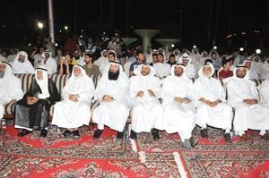 العم يوسف الحجي وحمود الرومي وقيادات العمل الاسلامي والخيري خلال الندوة 	متين غوزال﻿