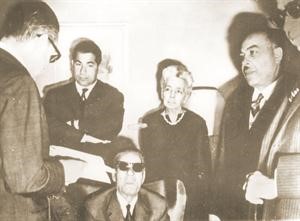 الراحل مع طه حسين في احدى المناسبات