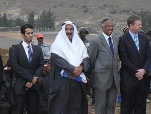 السفير حسن بدر العقاب يشهد وضع حجر اساس سد ميتالونغ
