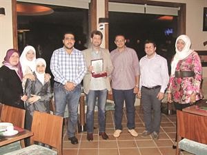 عدنان فرزات يتوسط اقلام حالمة﻿
