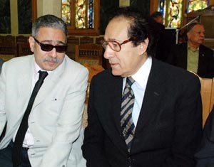 وزير الثقافة السابق فاروق حسني حضر لتقديم العزاء