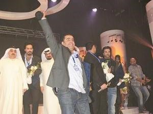 رئيس فرقة تياترو هاني النصار سعيد بفوز فرقته بـ 8 جوائز في المهرجان﻿
