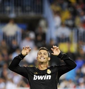 نجم ريال مدريد كريستيانو رونالدو يواصل هز الشباكافپ