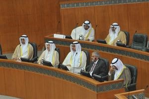 د فاضل صفر ود هلال الساير وسالم الاذينة وعبدالوهاب الهارون واحمد المليفي وعادل الصرعاوي وعلي الدقباسي﻿