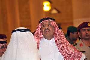 نائب وزير الدفاع الامير خالد بن سلطان خلال تشييع والده ولي العهد ﻿