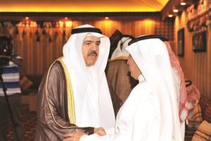 السفير الاماراتي حسن الخيال يقدم واجب العزاء﻿