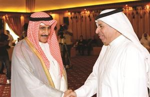 الشيخ دابراهيم الدعيج يقدم واجب العزاء﻿