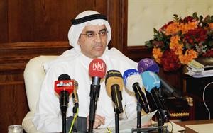 وزير التربية ووزير التعليم العالي احمد المليفي اثناء القاء البيان امس في المؤتمر الصحافي 