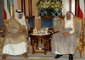صاحب السمو الامير الشيخ صباح الاحمد مستقبلا الشيخ جابر المبارك﻿