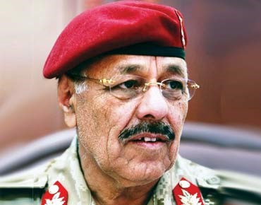 اللواء علي محسن الاحمر