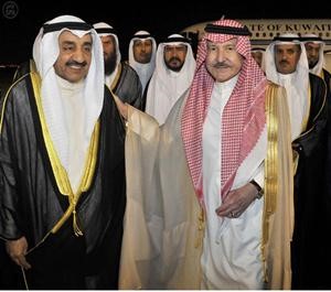 رئيس مجلس الامة جاسم الخرافي والوفد المرافق لدى وصولهم الى المملكة العربية السعودية لتقديم واجب العزاء بوفاة ولي العهد صاحب السمو الملكي الامير سلطان بن عبدالعزيز﻿
